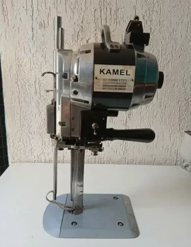 Máquina de Cortar Tecido Vertical Kamel (Model CZD-3)