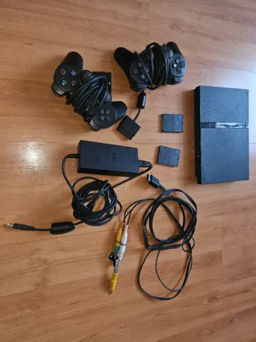 Vendo PlayStation 2 completo excelentes condições