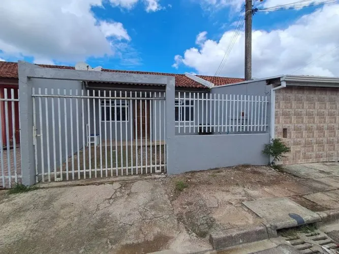 Casa em Condomínio com 2 Quarto(s) e 1 banheiro(s) para Alugar, 42 m² por R$ 1333 / Mês
