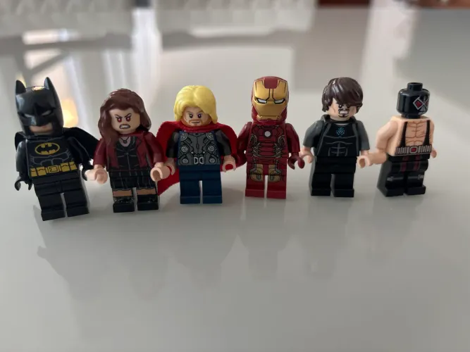 Lote Bonecos Lego Marvel E DC Originais (Bane, Batman, Wanda, Thor)?