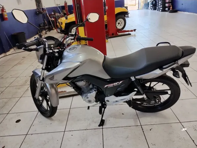 Moto com preço abaixo da Fipe pois tem detalhes