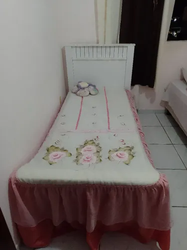 Cama usada solteirão