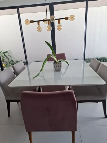 Mesa de jantar de 8 lugares