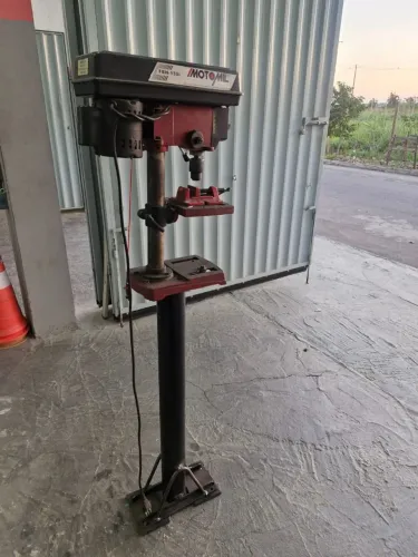 Vendo Furadeira de bancada (MOTOMIL)