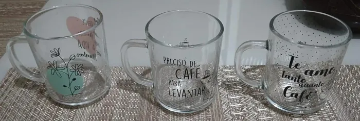 3 copos de vidro decorados 