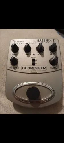 Pedal pre amp de baixo
