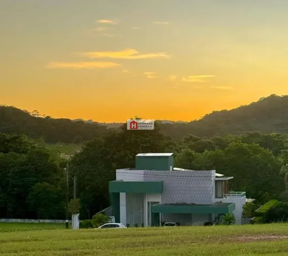 Condomínio Alphaville Francisco Brennand - Casa com 4 quartos, 384,85 m² de área construíd