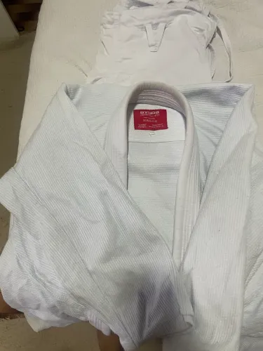 Kimono usado 2 vezes 