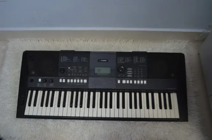 Teclado Arranjador Yamaha PSR - E423