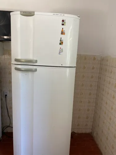 Geladeira Eletrolux duplex só R$ 650,00, com defeito de gás