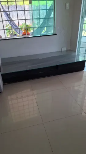 Mesa de centro com tampo de vidro, designer moderno