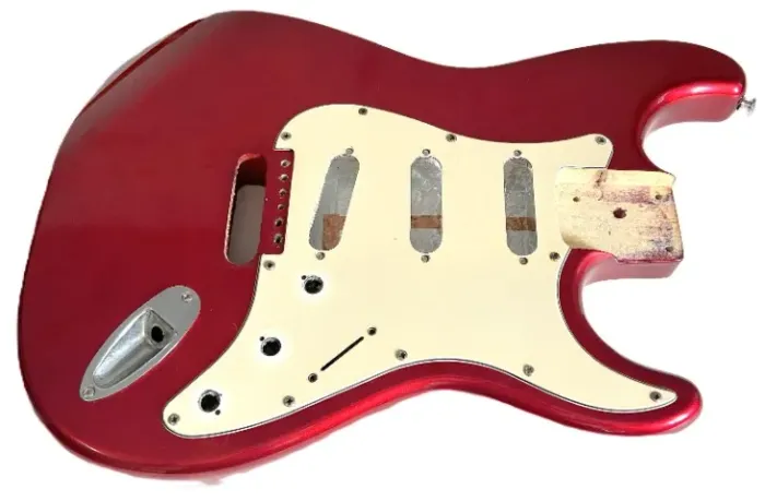 Condor Strat Corpo Vermelho Metálico com Ferragens