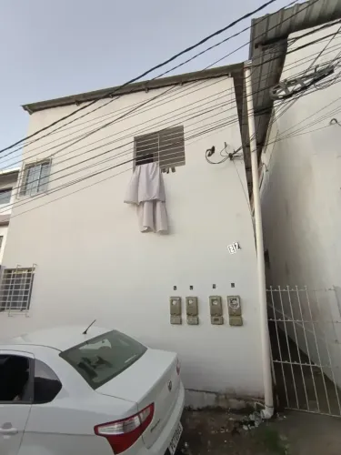 Casa 2 QTS P/ ALuguel em Santa Monica R$700 não paga agua