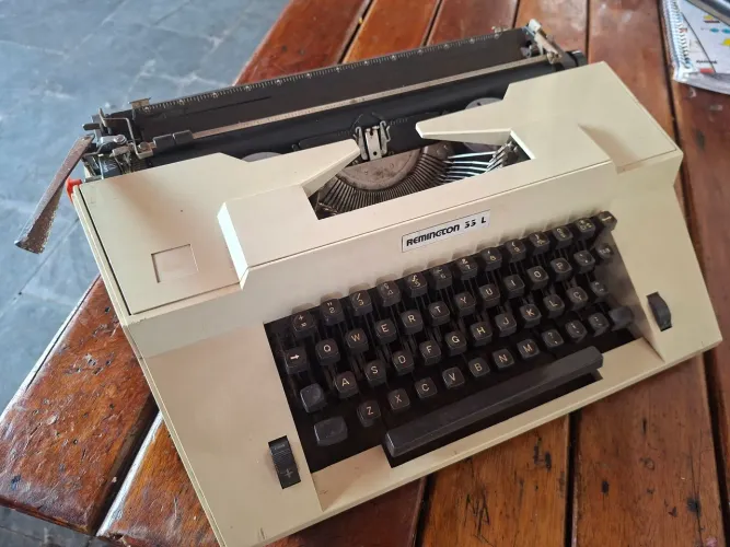 Máquina de datilografia retro