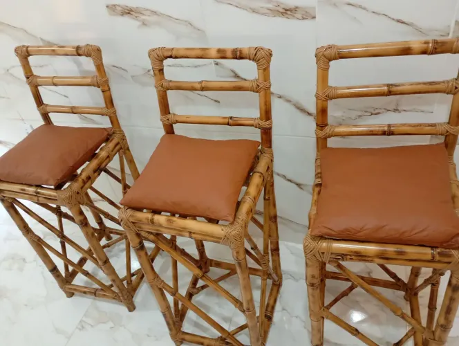 Banquetas de bambu