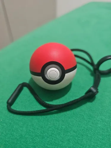 Poké Ball Plus Original Nintendo - Compatível com Nintendo Switch e Pokémon GO