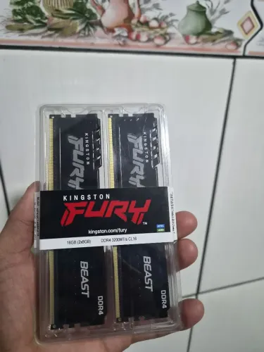 Memória RAM DDR4 2X8GB 3200Mhz (LACRADA)
