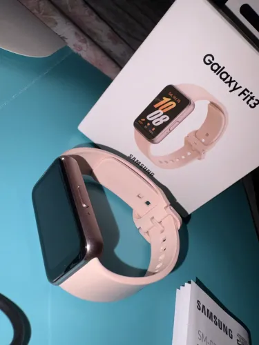 Galaxy Fit3 Rose smartwatch POUCO USADO