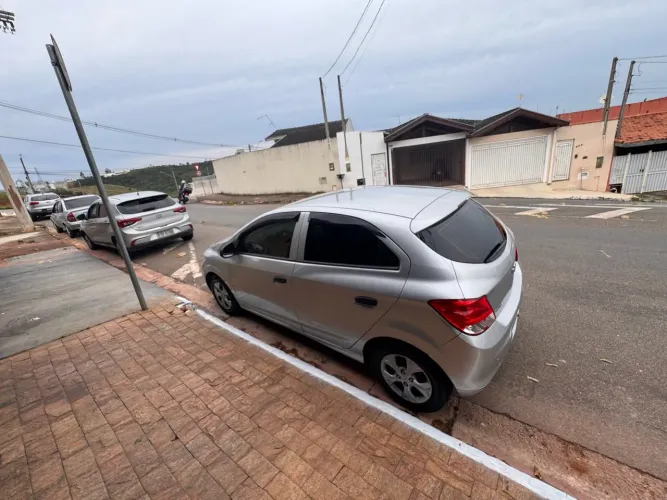 Chevrolet Onix JOY Hatch 1.0 8V Flex Mec. 4P 2018