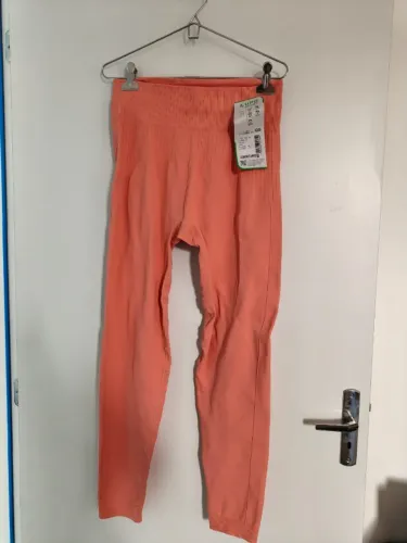 Calça lopo Nova na etiqueta