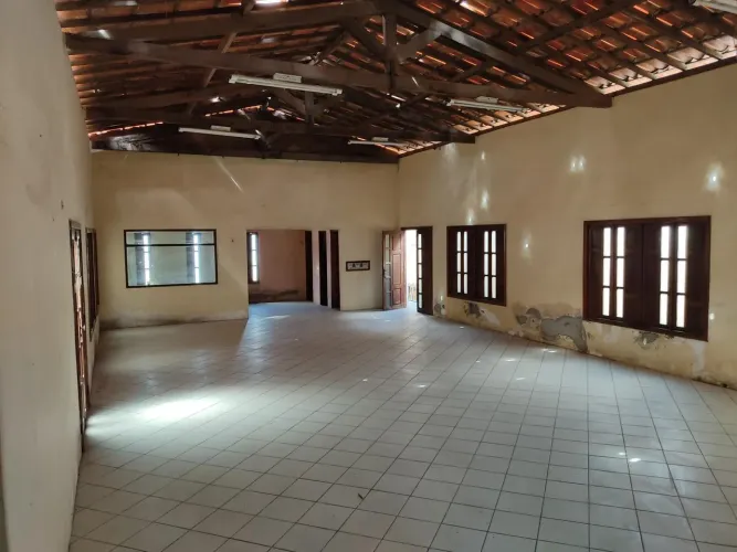 Sala Comercial para Venda em Feira de Santana, Muchila, 2 banheiros