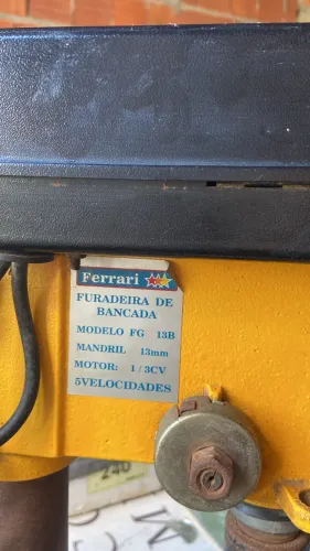 Furadeira de bancada ferrari