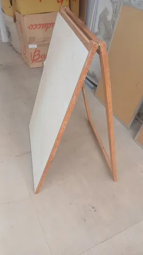 Cavalete quadrado branco 