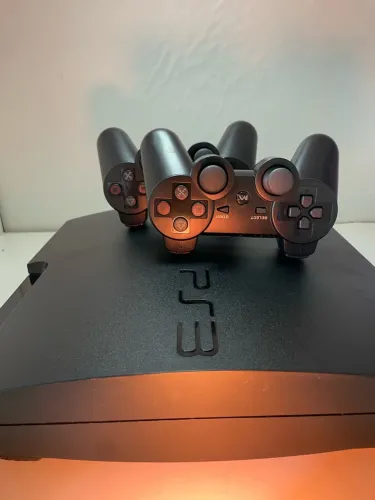 Ps3 + 2 Controles - Parcelo