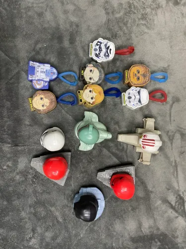 brinquedos colecionáveis da coleção Star Wars lançada pelo McDonald's