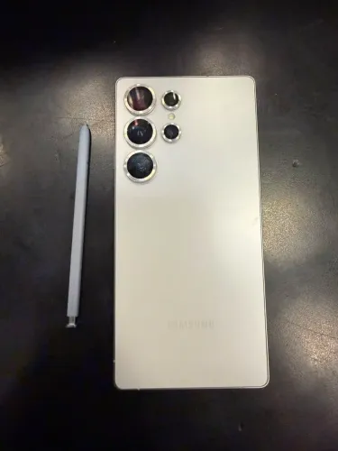 S25 ultra 256 gb com nota fiscal com caixinha original nuca foi aberto sem detalhes 