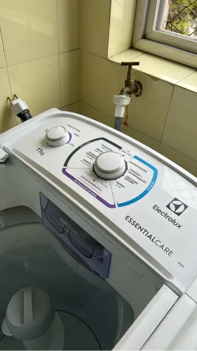Máquina de Lavar Seminova Electrolux 11kg Essential Care LES11 - Apenas 8 Meses de Uso!