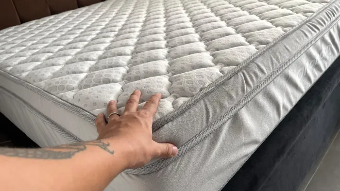 Cama casal Ortobom linha fit 2 anos de garantia