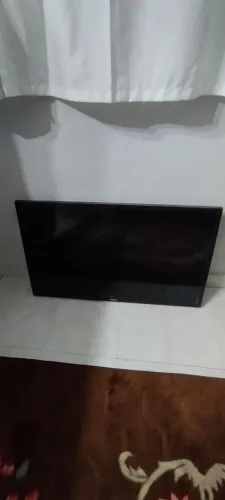 Televisão Samsung tela quebrada pra uso das peças