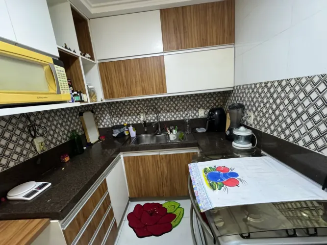 Triplex com 4 qts e 1 suite com banheira, com garagem e todo reformado em Santa Luíza - Vi