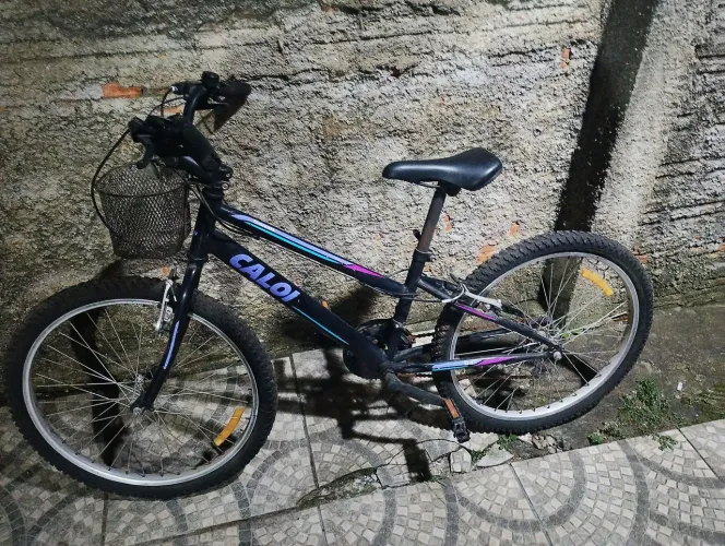 Bicicleta Caloi Aro 26 com Cestinha - R$ 300
