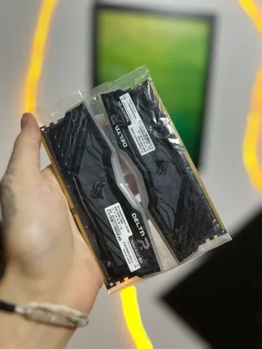 MEMORIA RAM 16GB DDR4 RGB 