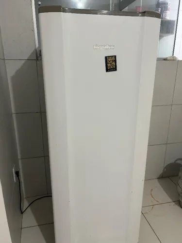Geladeira Esmaltec