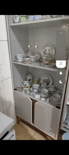 Cristaleira linda