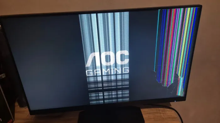 Vendo Monitor Gamer AOC Agon 27G42HE 27" 200Hz - Tela Quebrada / Para Retirada de Peças