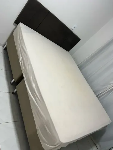 Cama casal queen
