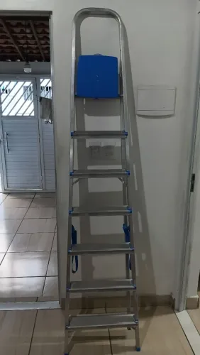 Escada alumínio 7 degraus
