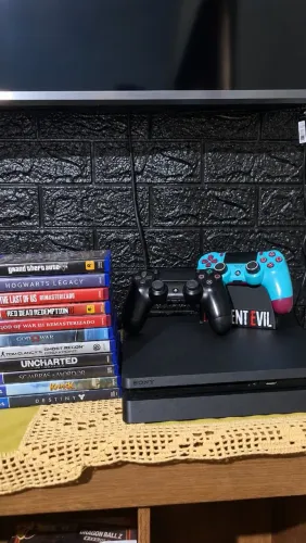 PS4 SLIM 500GB , 2 controles originais 11 jogos