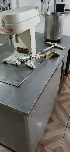 Maquina de sorvete picolé e açaí.