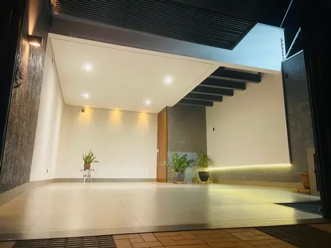 CASA À VENDA - ALTO PADRÃO