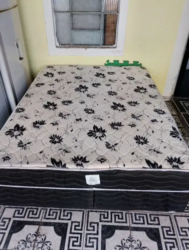 Vendo cama box de casal conjugada