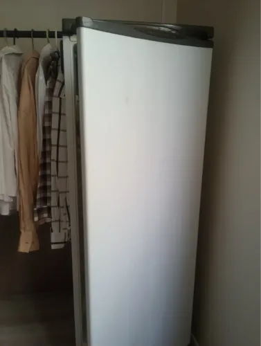 Vendo geladeira/ refrigerador 27l