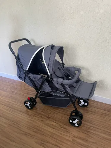 Carrinho Duplo de bebê
