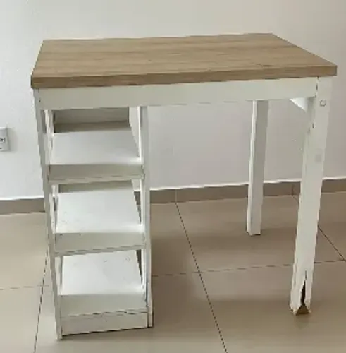 Mesa de Apoio Prática e Funcional - Perfeito Estado para Uso