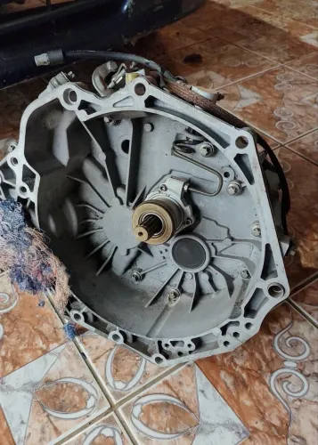 Caixa de câmbio F23 GM