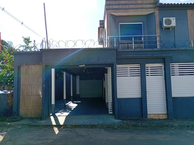 Vendo Dúplex com 3 suítes, 2 banheiros sociais, gar 2 carros, aceito propostas!